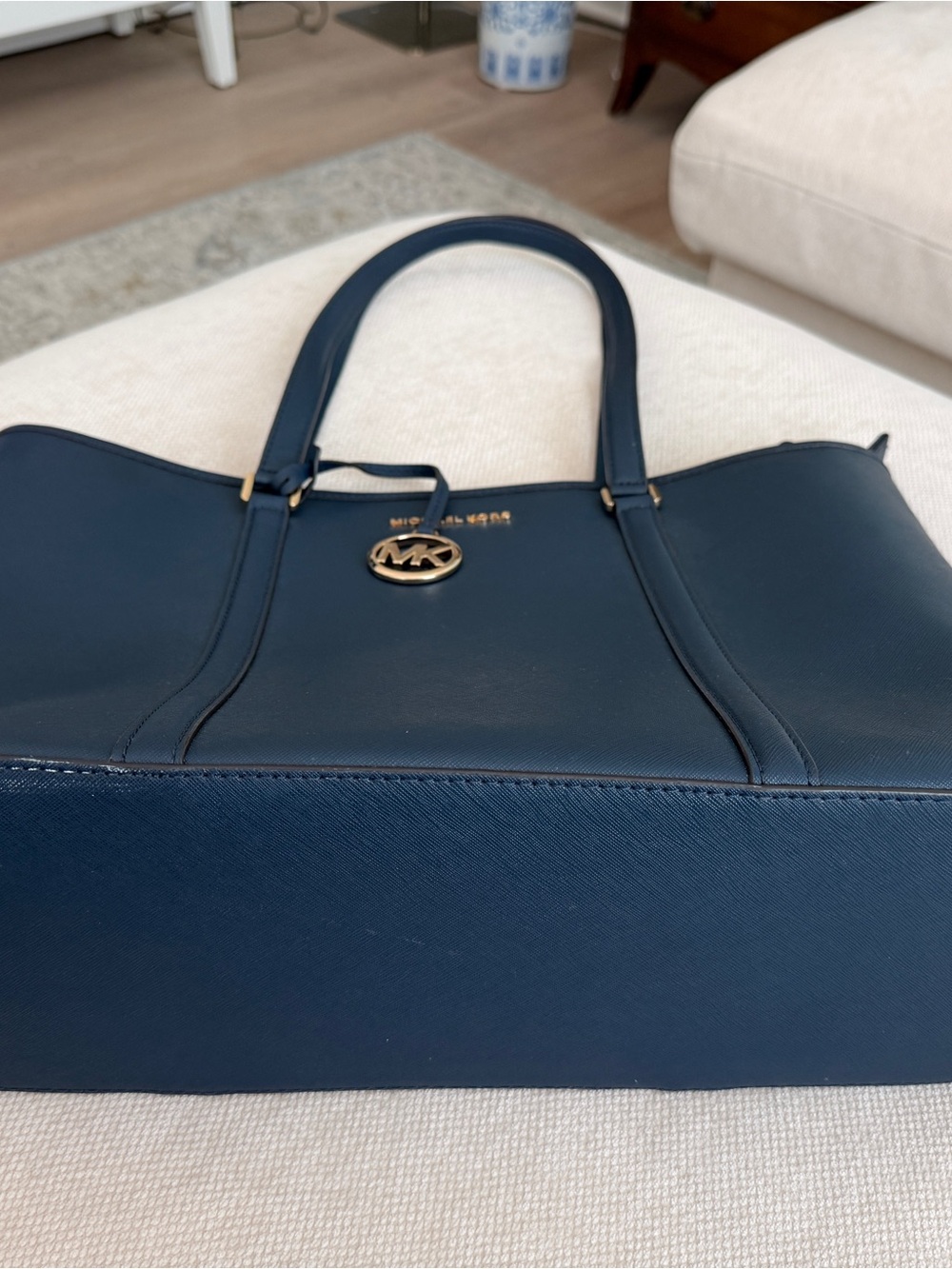 Michael Kors Navy Saffiano Tote with Gold MK Charm - Picture 2 of 4